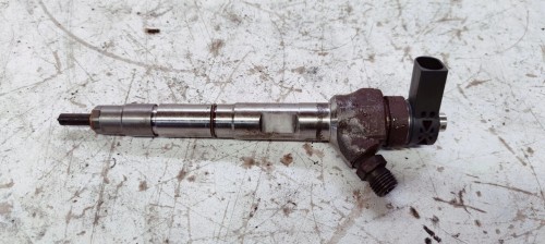 WTRYSKIWACZ WTRYSK AUDI VW CR 2.0 TDI 04L130277P