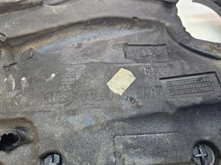 OSŁONA POKRYWA SILNIKA AUDI A1 A3 VW 03L103925AE