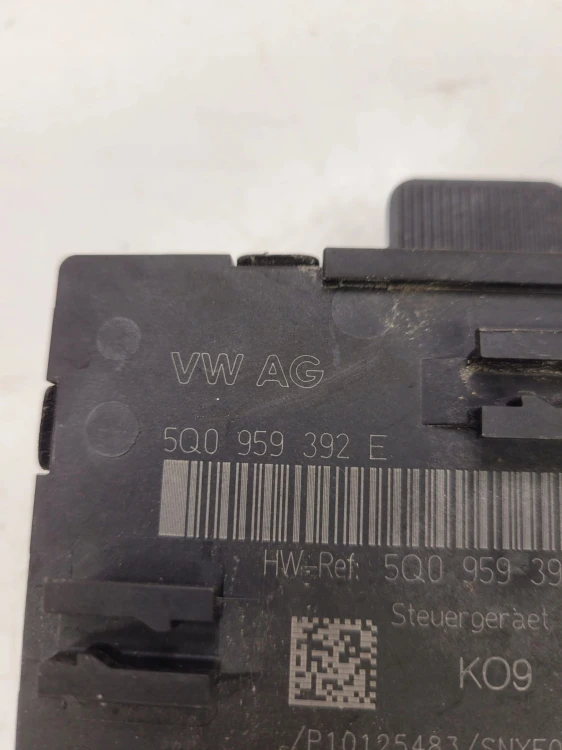 MODUŁ STEROWNIK DRZWI AUDI A3 8V 5Q0959392E