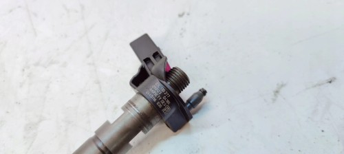 WTRYSKIWACZ WTRYSK AUDI VOLKSWAGEN SEAT SKODA CR 2.0 TDI 03L130277
