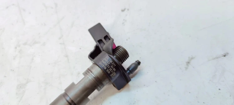 WTRYSKIWACZ WTRYSK AUDI VOLKSWAGEN SEAT SKODA CR 2.0 TDI 03L130277