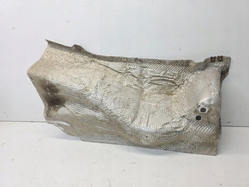 OSŁONA TERMICZNA WYDECHU TŁUMIKA ŚRODKOWEGO AUDI A4 B8 A5 8T 8K0804173D