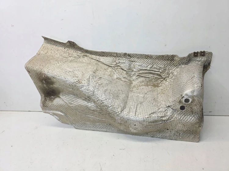 OSŁONA TERMICZNA WYDECHU TŁUMIKA ŚRODKOWEGO AUDI A4 B8 A5 8T 8K0804173D