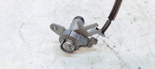 WKŁADKA ZAMEK KLAPY AUDI A3 8V A5 CABRIO 8F0827573
