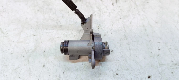 WKŁADKA ZAMEK KLAPY AUDI A3 8V A5 CABRIO 8F0827573