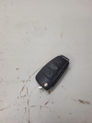 KLUCZYK PILOT SCYZORYK AUDI A1 8X Q3 8X0837220D *3