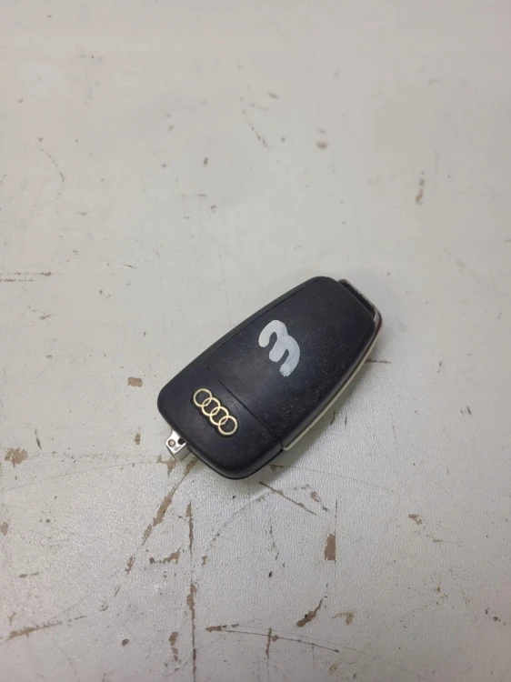 KLUCZYK PILOT SCYZORYK AUDI A1 8X Q3 8X0837220D *3