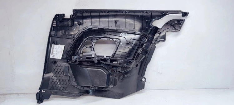 BOCZEK LEWY TYŁ AUDI A3 8V 8V3867035 MATERIAŁ *5*