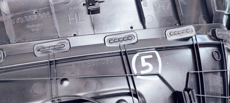 BOCZEK LEWY TYŁ AUDI A3 8V 8V3867035 MATERIAŁ *5*