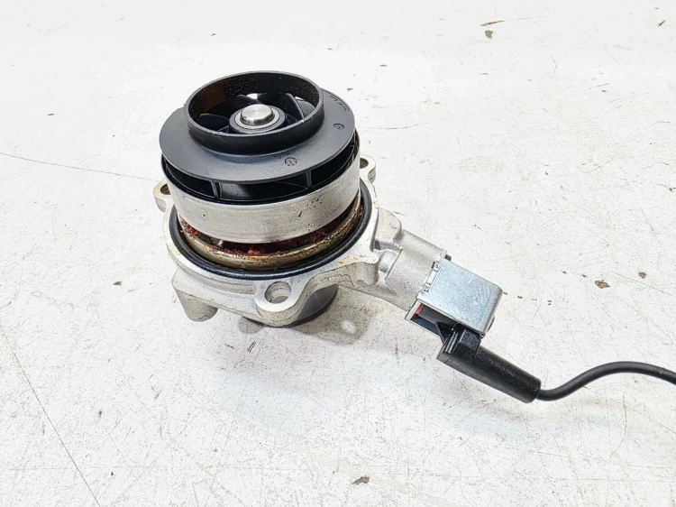 POMPA WODY PŁYNU CHŁODZĄCEGO AUDI VOLKSWAGEN SEAT SKODA 04L011N 04L907284