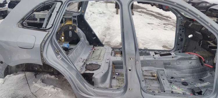ĆWIARTKA PRÓG BOK PRAWA STRONA AUDI Q5 8R 2008-2016