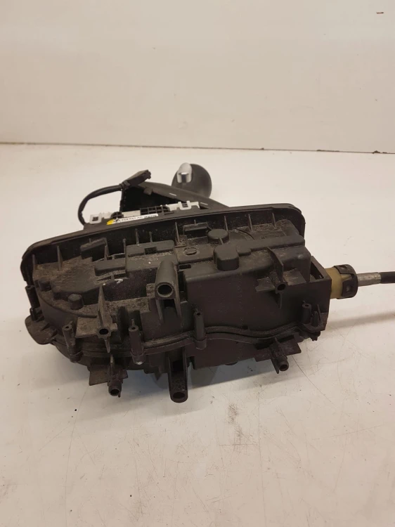 WYBIERAK BIEGÓW LEWAREK AUDI A4 B8 A5 8K2713041AD