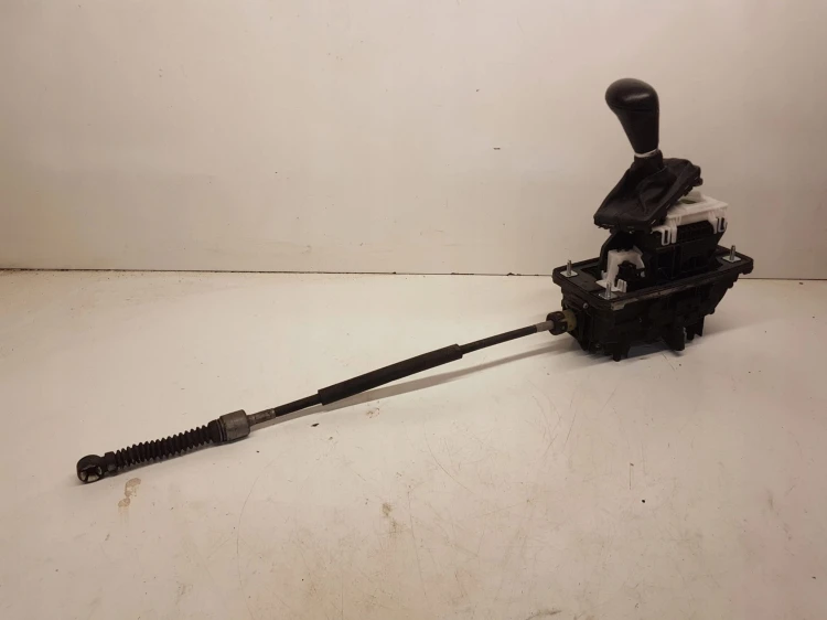 WYBIERAK BIEGÓW LEWAREK AUDI A4 B8 A5 8K2713041AD
