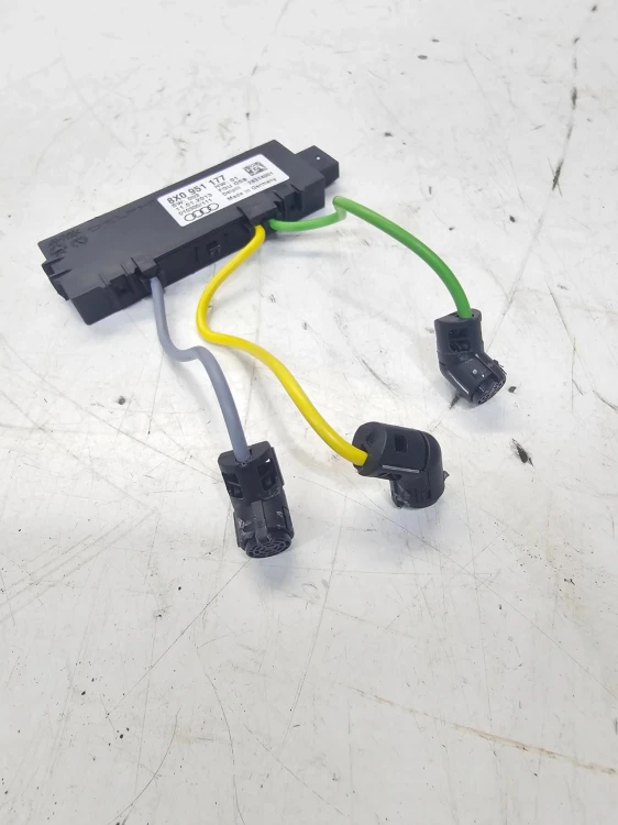CZUJNIK RUCHU KABINY AUDI A1 8X LIFT Q3 8U 8X0951177