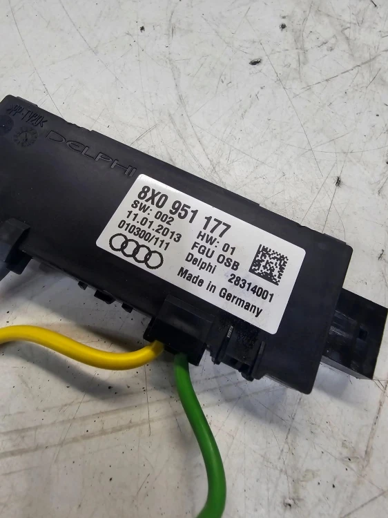 CZUJNIK RUCHU KABINY AUDI A1 8X LIFT Q3 8U 8X0951177
