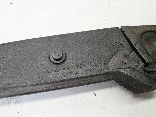WYGŁUSZENIE BŁOTNIKA PRAWE AUDI A3 8V 8V0823722E