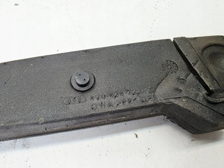 WYGŁUSZENIE BŁOTNIKA PRAWE AUDI A3 8V 8V0823722E