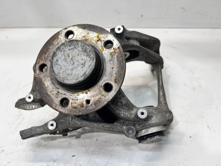 ZWROTNICA PIASTA PRAWY TYŁ AUDI A6 C7 4G0505436D