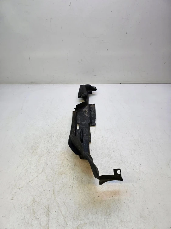 NAKŁADKA BŁOTNIKA PRAWAE AUDI A4 B9 8W0821170C