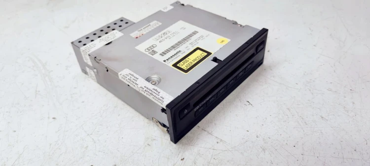 ZMIENIARKA CD AUDI A4 A6 C6 A8 D3 4E0910110L 4E0035110A