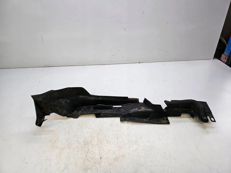 NAKŁADKA BŁOTNIKA PRAWAE AUDI A4 B9 8W0821170C
