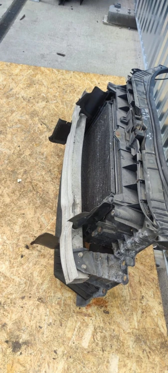 PAS PRZEDNI KOMPLETNY AUDI A3 8P 1.9 TDI 08-2012 2