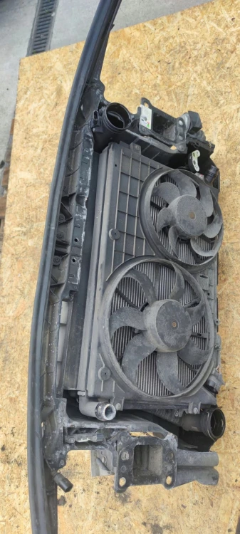 PAS PRZEDNI KOMPLETNY AUDI A3 8P 1.9 TDI 08-2012 2