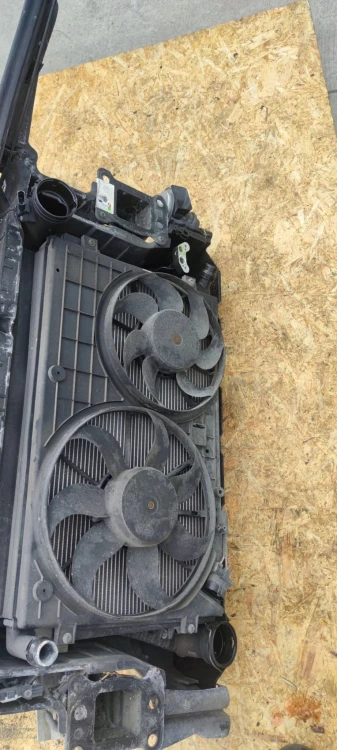 PAS PRZEDNI KOMPLETNY AUDI A3 8P 1.9 TDI 08-2012 2