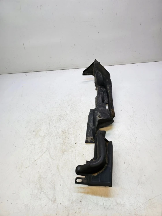 NAKŁADKA BŁOTNIKA PRAWAE AUDI A4 B9 8W0821170C