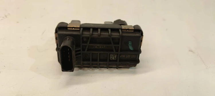 NASTAWNIK TURBINY AUDI A4 A5 A6 TDI 6NW009550 G-21