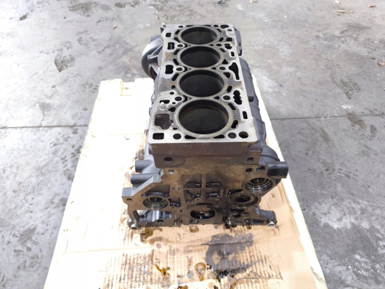 BLOK SILNIKA AUDI A4 B9 A5 8W 2.0 TDI DEU 03N023A