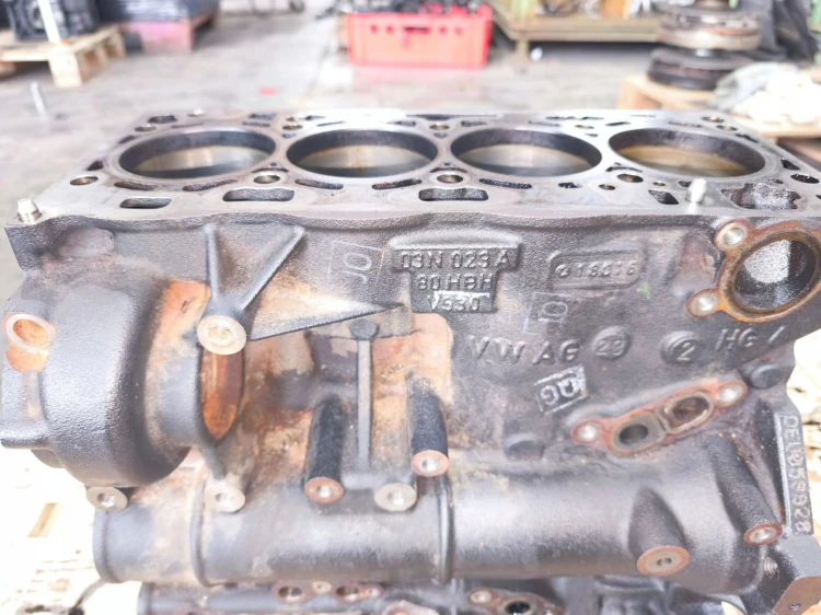 BLOK SILNIKA AUDI A4 B9 A5 8W 2.0 TDI DEU 03N023A