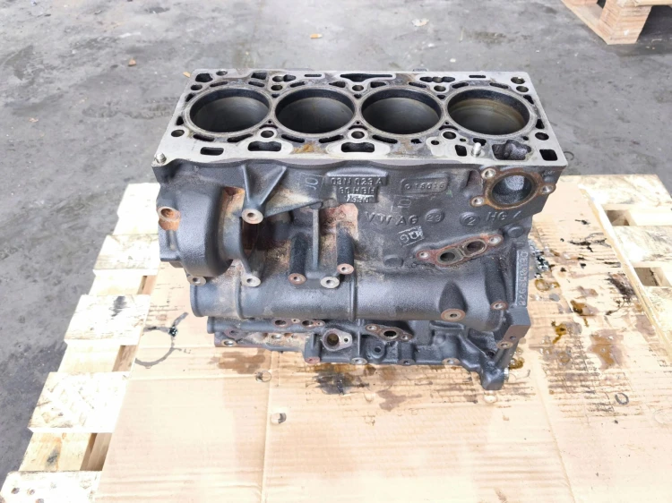 BLOK SILNIKA AUDI A4 B9 A5 8W 2.0 TDI DEU 03N023A