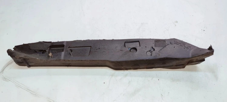 WYGŁUSZENIE BŁOTNIKA LEWE AUDI A3 8V SEDAN 8V5864235