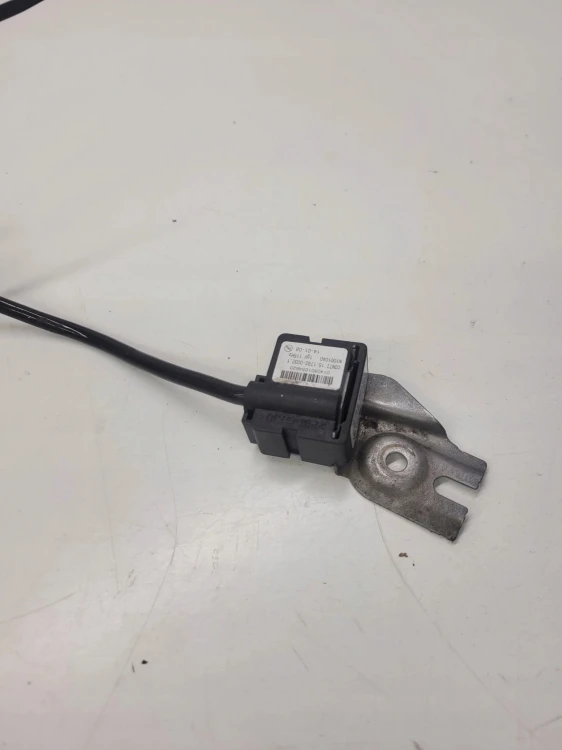 CZUJNIK PRZYSPIESZENIA AUDI Q7 TOUAREG 7L0907673E