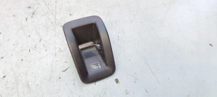 ZAŚLEPKA MOCOWANIA ISOFIX TYŁ AUDI A4 B9 8W0887233B