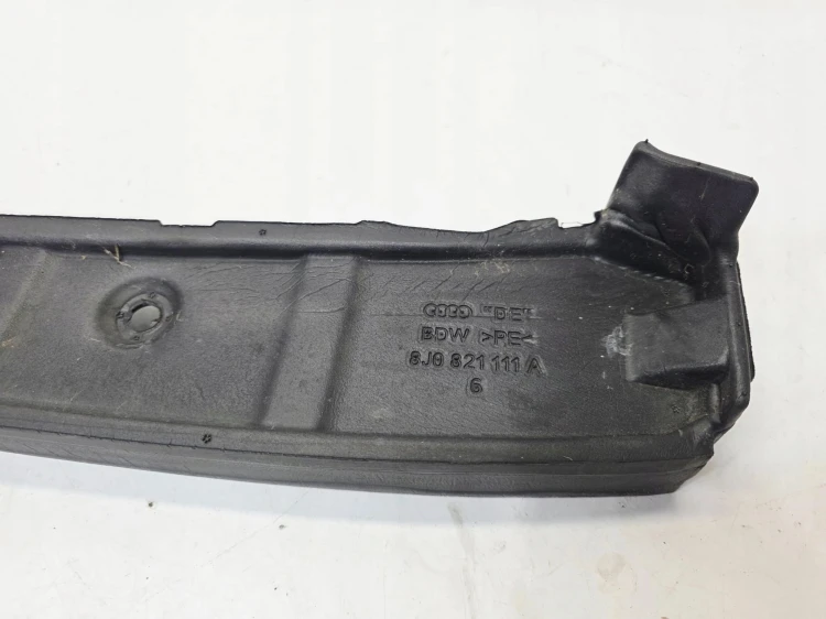 WYGŁUSZENIE BŁOTNIKA LEWE ELEMENT ZAMYKAJĄCY AUDI TT 8J 8J0821111A