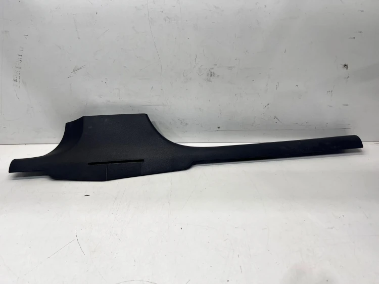 LISTWA OSŁONA NAKŁADKA PROGU LEWA AUDI A3 8V SEDAN 8V5853905A