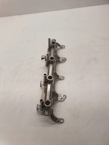 LISTWA WTRYSKOWA AUDI 1,8 2,0 TFSI 06J133317G
