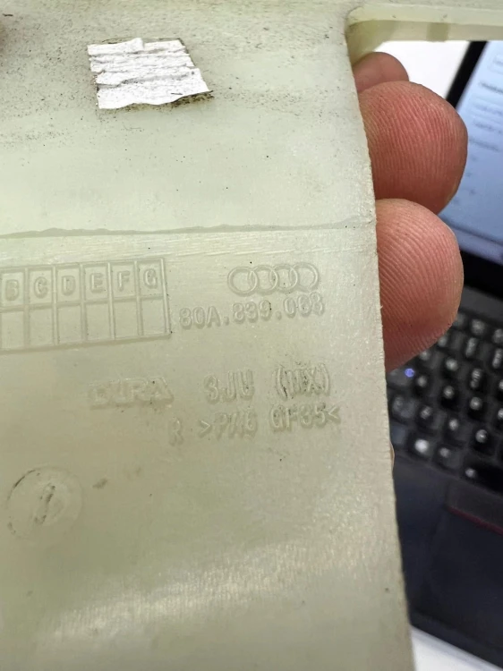 PROWADNICA SZYBY PRAWA TYŁ AUDI Q5 FY 80A839068