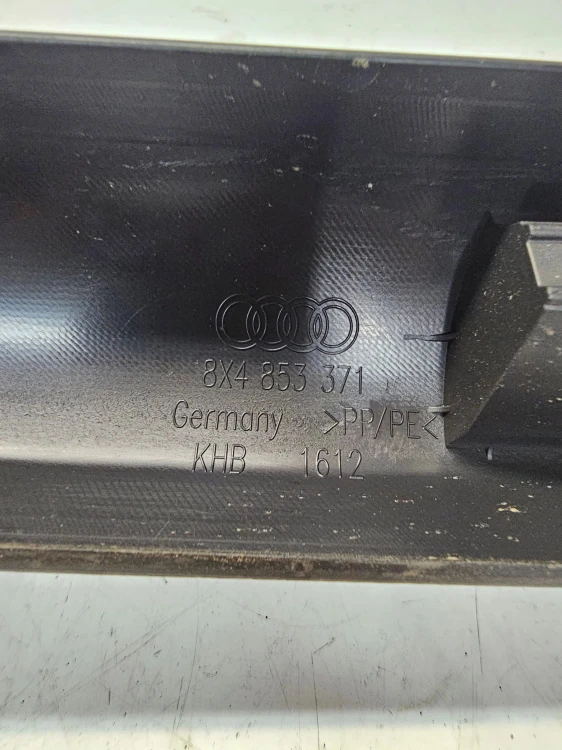 LISTWA OSŁONA PROGU LEWY AUDI A1 8X SPORTBACK 8X4853371