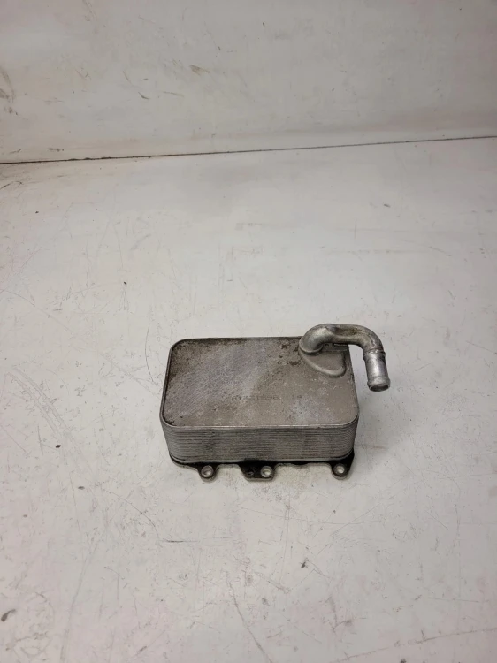 CHŁODNICA OLEJU SKRZYNI AUDI A6 C6 A8 059117021R