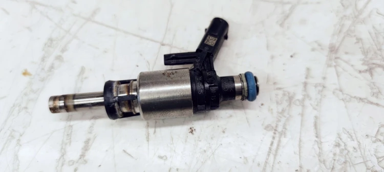 WTRYSK WTRYSKIWACZ AUDI VW 1.8 TFSI 06L906036C