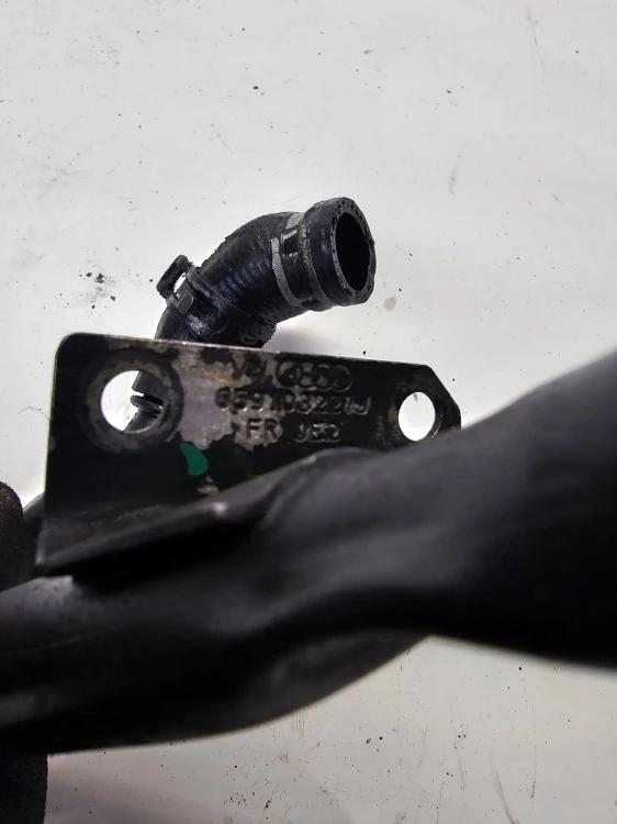 RURA WĄŻ WODY AUDI A4 B8 A5 2.7 CAM 059103227J