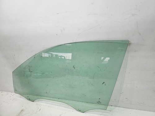 SZYBA BOCZNA DRZWI LEWY PRZÓD AUDI Q3 8U 2012R