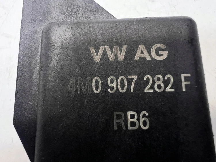 PRZEKAŹNIK ŚWIEC ŻAROWYCH AUDI VW SEAT 4M0907282F