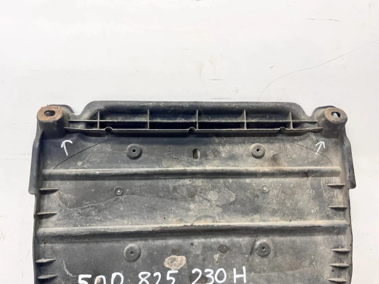 OSŁONA PŁYTA PODWOZIA AUDI A3 8V VOLKSWAGEN SEAT SKODA 5Q0825230H 61/26