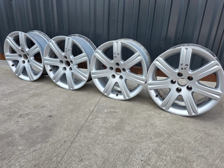 FELGI FELGA KOMPLET VW SKODA AUDI A4 A6 7.0J R17 ET42 4F0071497 3/26 !!!