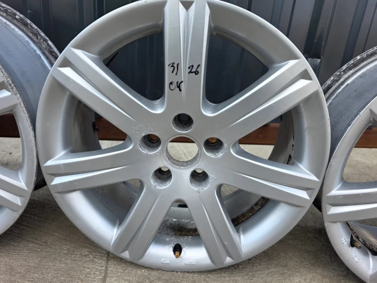 FELGI FELGA KOMPLET VW SKODA AUDI A4 A6 7.0J R17 ET42 4F0071497 3/26 !!!