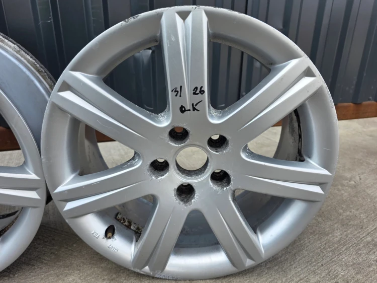 FELGI FELGA KOMPLET VW SKODA AUDI A4 A6 7.0J R17 ET42 4F0071497 3/26 !!!